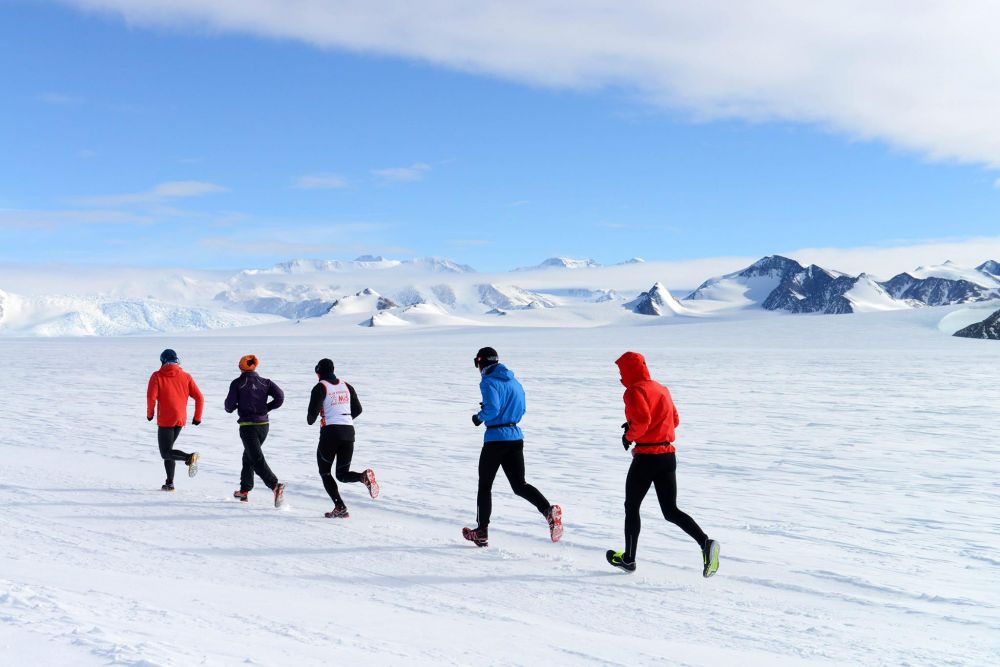 Romanca de la capatul lumii. Consultant bancar, a inceput sa alerge acum 18 luni, azi a cucerit Antarctica in cel mai dur maraton_10