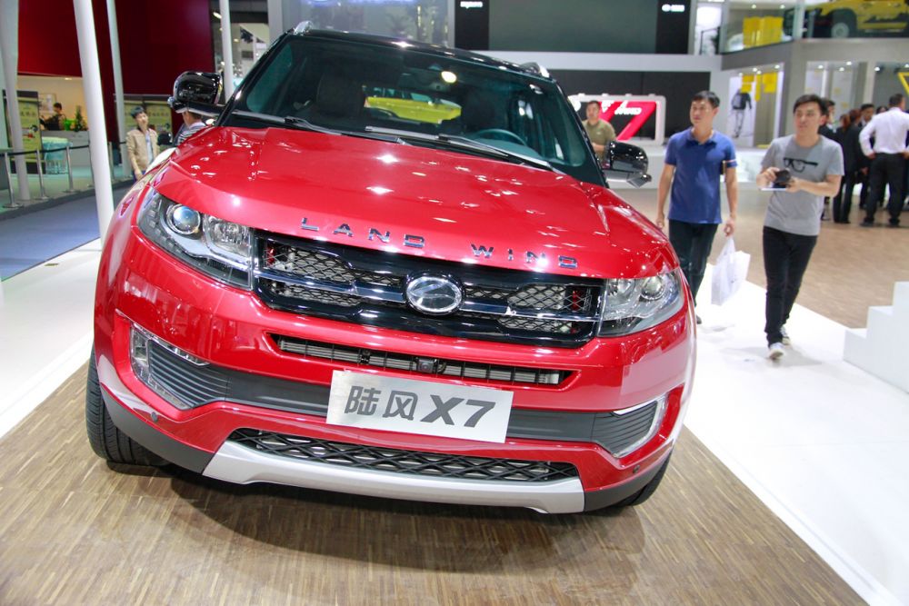 ATACUL clonelor! Chinezii au copiat cu nesimtire Range Rover Evoque, britanicii sunt scandalizati! Cat costa versiunea chinezeasca_3