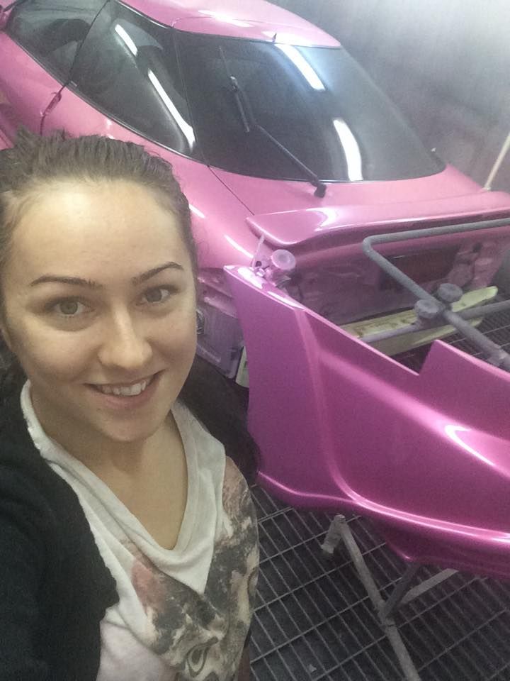 VIDEO Femeia din Romania cu masina roz, pasionata de drifturi! Masina i-a luat FOC in timpul competitiei in urma cu cateva zile_27