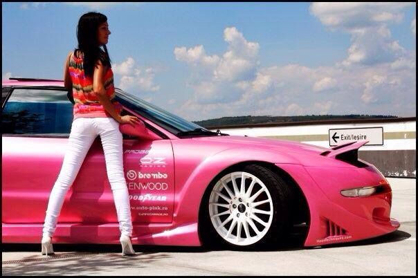 VIDEO Femeia din Romania cu masina roz, pasionata de drifturi! Masina i-a luat FOC in timpul competitiei in urma cu cateva zile_6