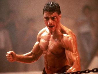 
	La 54 de ani, Van Damme se pregateste pentru o revenire spectaculoasa! Actorul ar putea juca in remakeul filmului Kickboxer
