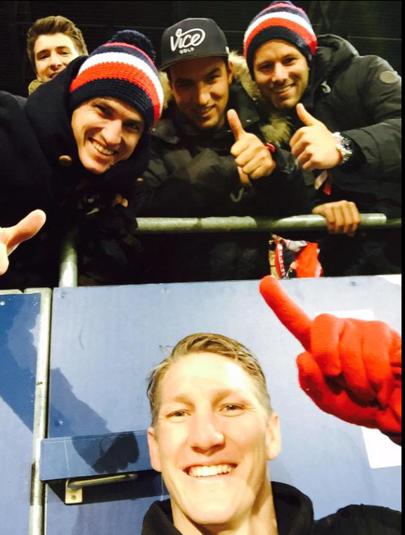 Gestul senzational al lui Schweinsteiger dupa victoria lui Bayern! Ce a facut in fata peluzei_1