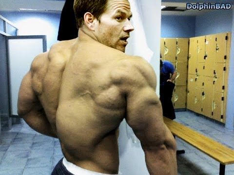 Transformarile spectaculoase ale lui Mark Wahlberg, actorul care a facut senzatie in Pain & Gain alaturi de The Rock_1