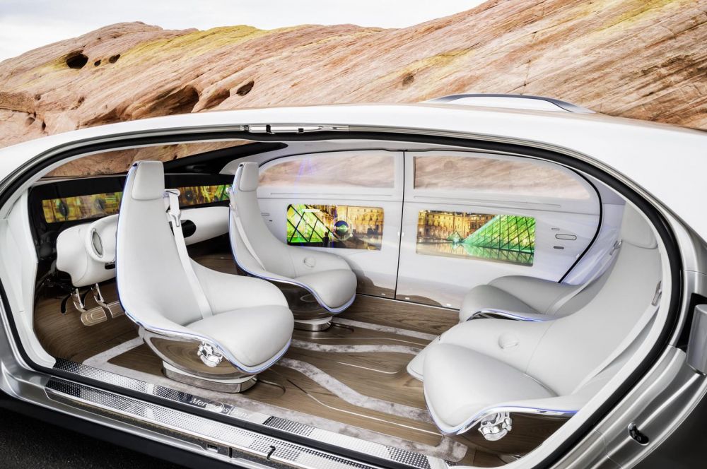 VIDEO Welcome to the future! Mercedes a lansat o masina SF la cel mai tare targ de tehnologie! Vezi cum arata:_2