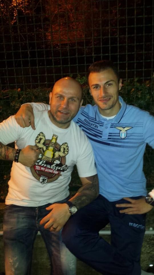 Dedicatie pentru "fratii" din peluza! Ce s-a intamplat cu tricoul special purtat de Radu Stefan in derby-ul cu AS Roma: FOTO_1