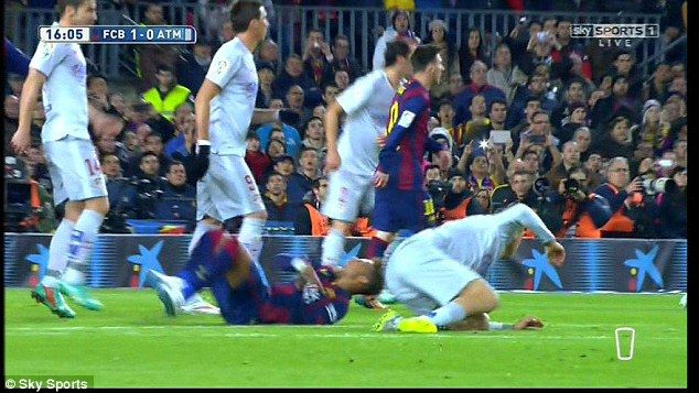 Imaginea horror de de la Barcelona - Atletico Madrid. Cum arata piciorul lui Neymar dupa aceasta intrare criminala. FOTO_2