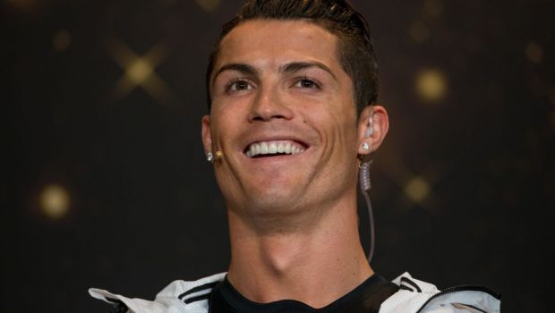 
	FOTO | Cristiano Ronaldo isi schimba ghetele dupa castigarea Balonului de Aur si va juca cu un model UNIC de incaltari
