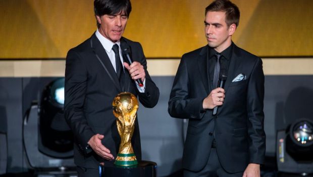 
	&quot;Uitati de Balonul de Aur, el e cel mai bun fotbalist al deceniului&quot;. Joachim Low propune premierea lui Philipp Lahm de catre FIFA
