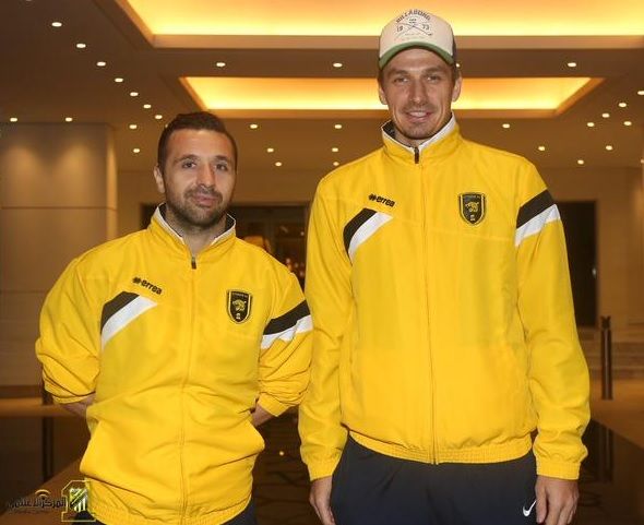 FOTO | Sanmartean si Szukala au ajuns la Al Ittihad si au facut cunostinta cu noii colegi! Modul in care au fost intampinati de fani e FABULOS :)_2