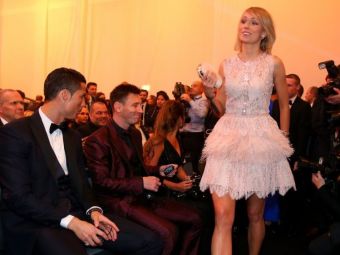 
	In copilarie, baietii ii invineteau picioarele; acum, Messi si Ronaldo nu si-au putut lua ochii de la ele :) Povestea fantastica a primei femei nominalizate la trofeul Ferenc Puskas 
