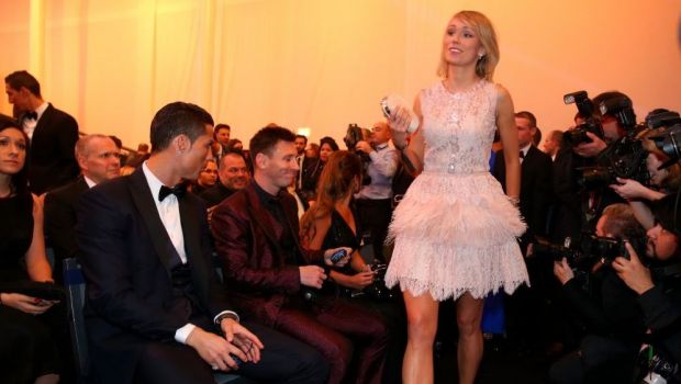 
	In copilarie, baietii ii invineteau picioarele; acum, Messi si Ronaldo nu si-au putut lua ochii de la ele :) Povestea fantastica a primei femei nominalizate la trofeul Ferenc Puskas 
