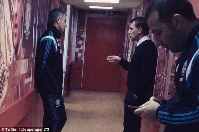 "Poate il aduc aici" Anuntul lui Mourinho despre o mutare SF a lui Gerrard la Chelsea. Cum a fost surprins la meciul cu Liverpool_1