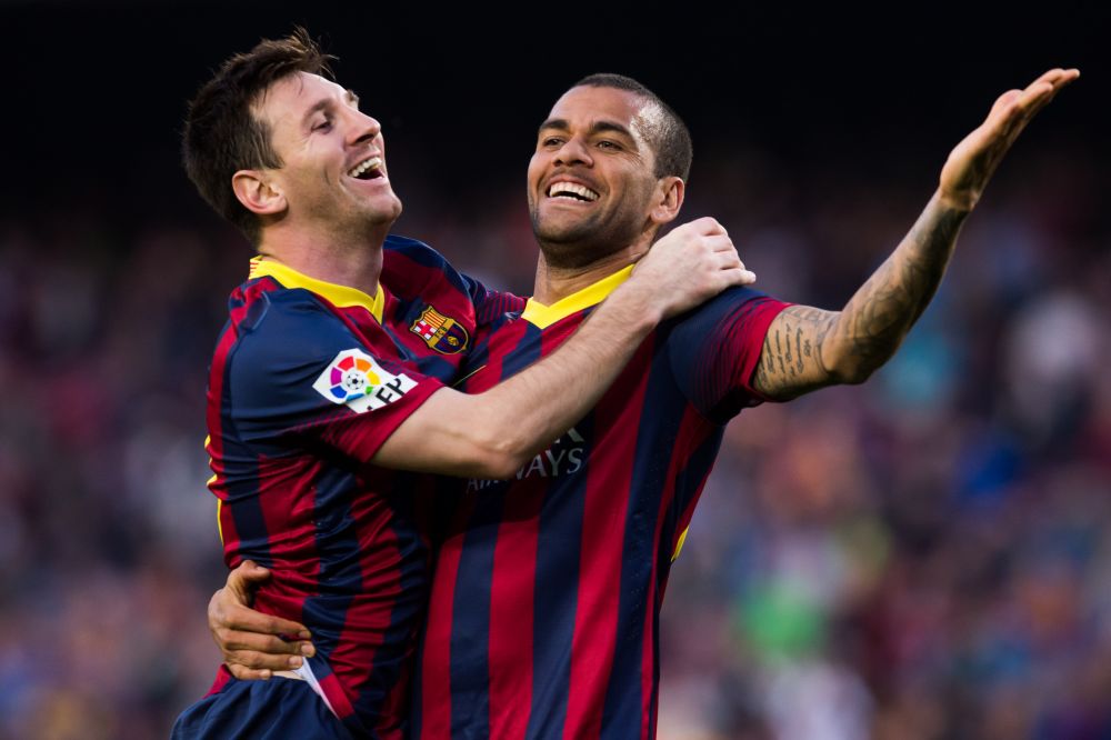 Barcelona e "outfashioned" :) Messi si Dani Alves, innebuniti dupa "ursuletii" lui Gabi Iancu! Ce incaltari si-au luat cei doi_4