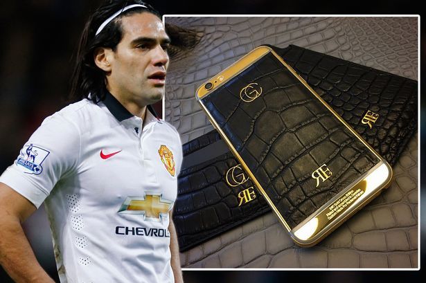 Ce aroganta a unui jucator de la Man United! Un star si-a placat iPhone-ul cu aur de 24 de karate_2