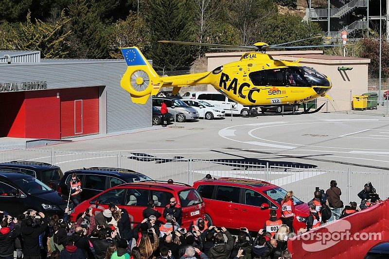 FOTO Accident GRAV pentru Alonso la Barcelona! A fost transportat cu elicopterul la spital: "E constient, dar are ceva probleme"_3
