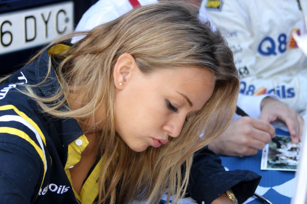 Carmen Jorda, noul diamant din Formula 1! Este de departe cea mai sexy soferita din istoria F1! GALERIE FOTO_2
