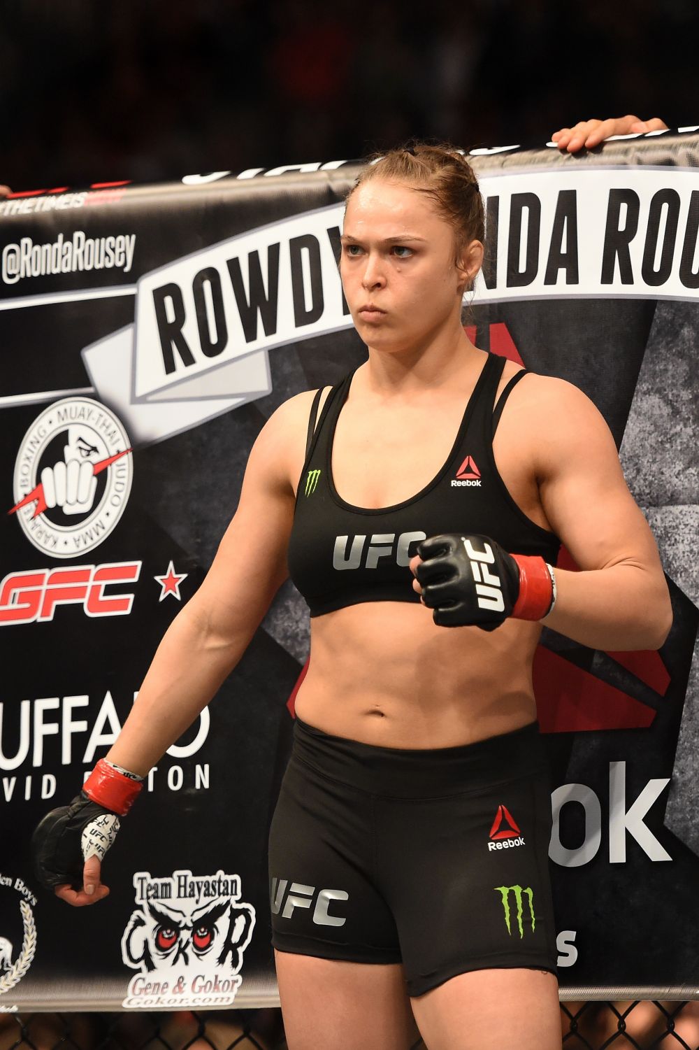 Submission FABULOS | Ronda Rousey, cea mai sexy luptatoare de MMA, a pulverizat-o pe Cat Zingano in 14 secunde_4