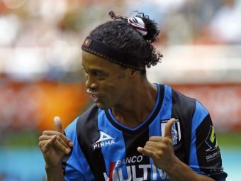 Milioane de emotii pentru Ronaldinho. Statea pe banca de rezerve, cand asta i s-a intamplat. Tot stadionul a aplaudat. VIDEO