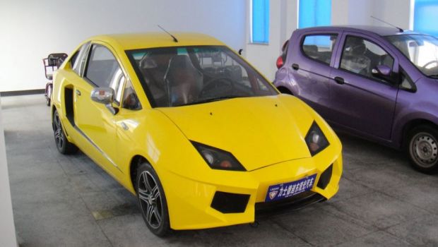 
	FOTO FABULOS! Cea mai proasta copie auto din lume! Asa arata Lamborghini made in China. Are 10 cai :)
