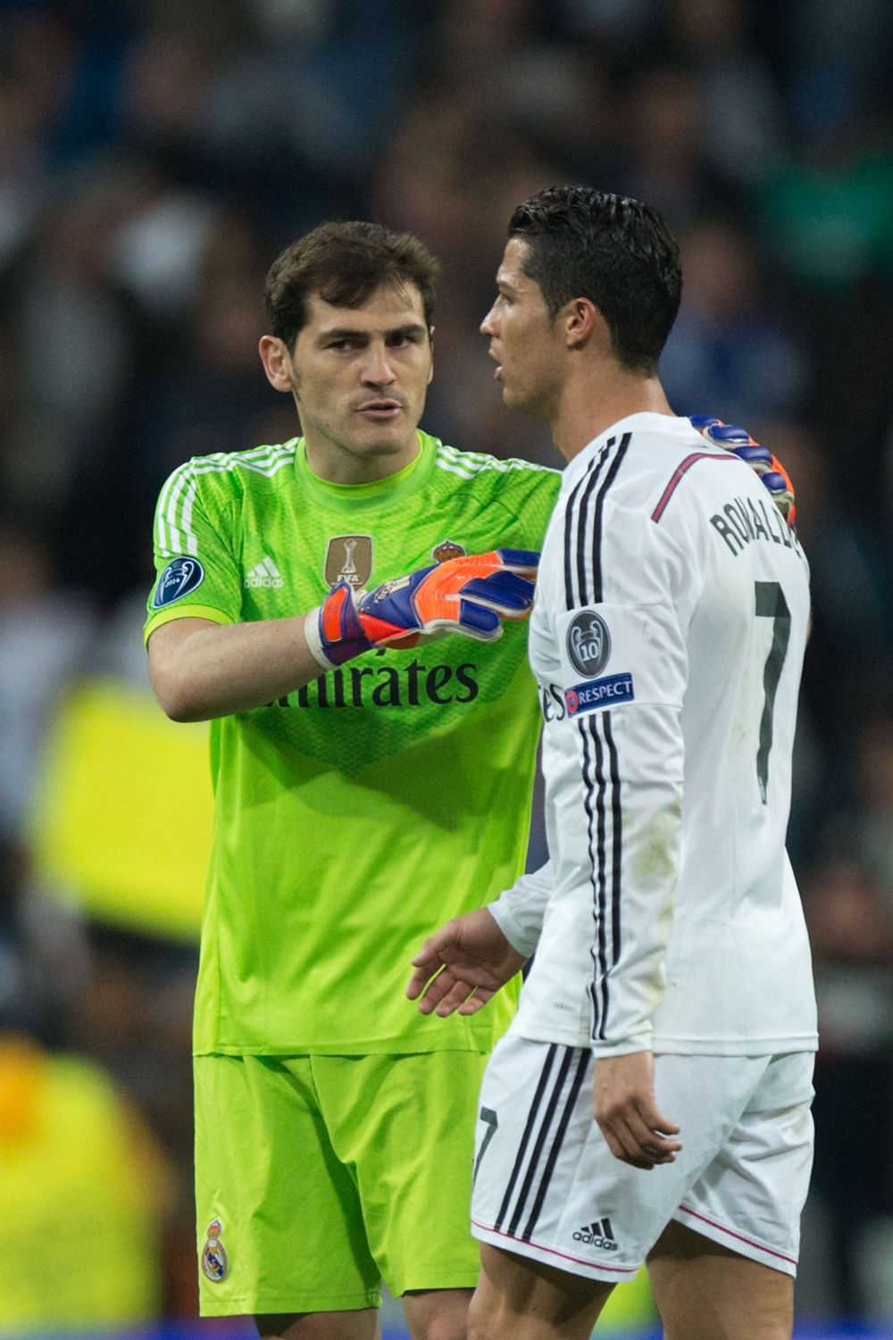 Singur IMPOTRIVA tuturor! Iker Casillas a tras, la propriu, de Ronaldo ca el sa mearga in fata fanilor! FOTO_2