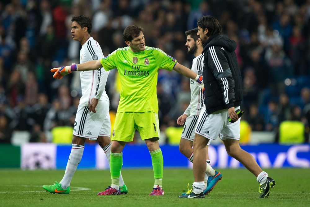Singur IMPOTRIVA tuturor! Iker Casillas a tras, la propriu, de Ronaldo ca el sa mearga in fata fanilor! FOTO_5
