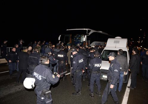 Marturii cutremuratoare din timpul atacului armat asupra autocarului lui Fenerbahce: "Scopul atacului a fost sa moara fotbalistii"_11