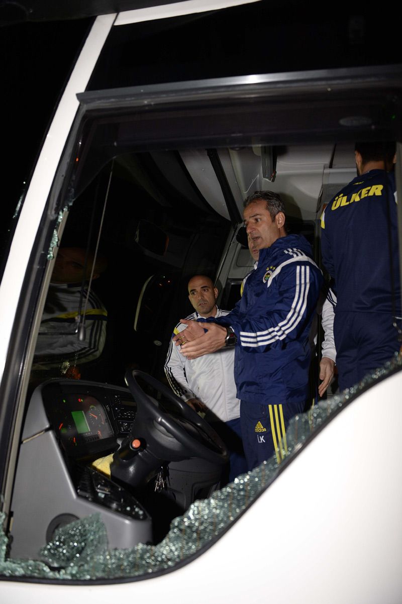 Marturii cutremuratoare din timpul atacului armat asupra autocarului lui Fenerbahce: "Scopul atacului a fost sa moara fotbalistii"_8