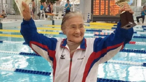 
	Cel mai bun timp la categoria 100-104 ani :) O femeie de 100 de ani a intrat in Cartea Recordurilor dupa ce a inotat 1500 de metri
