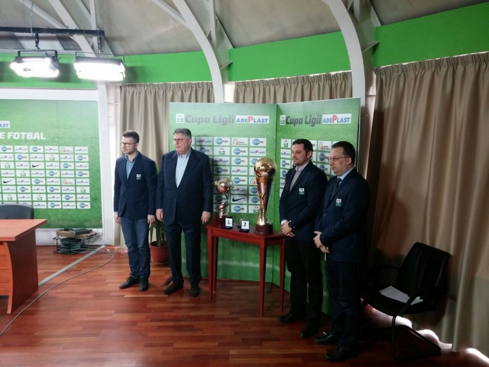 FOTO | Asa vor arata noile trofee primite de campioana Romaniei si de castigatoarea Ligii I! Gino Iorgulescu i-a pus pe ziaristi sa voteze_3