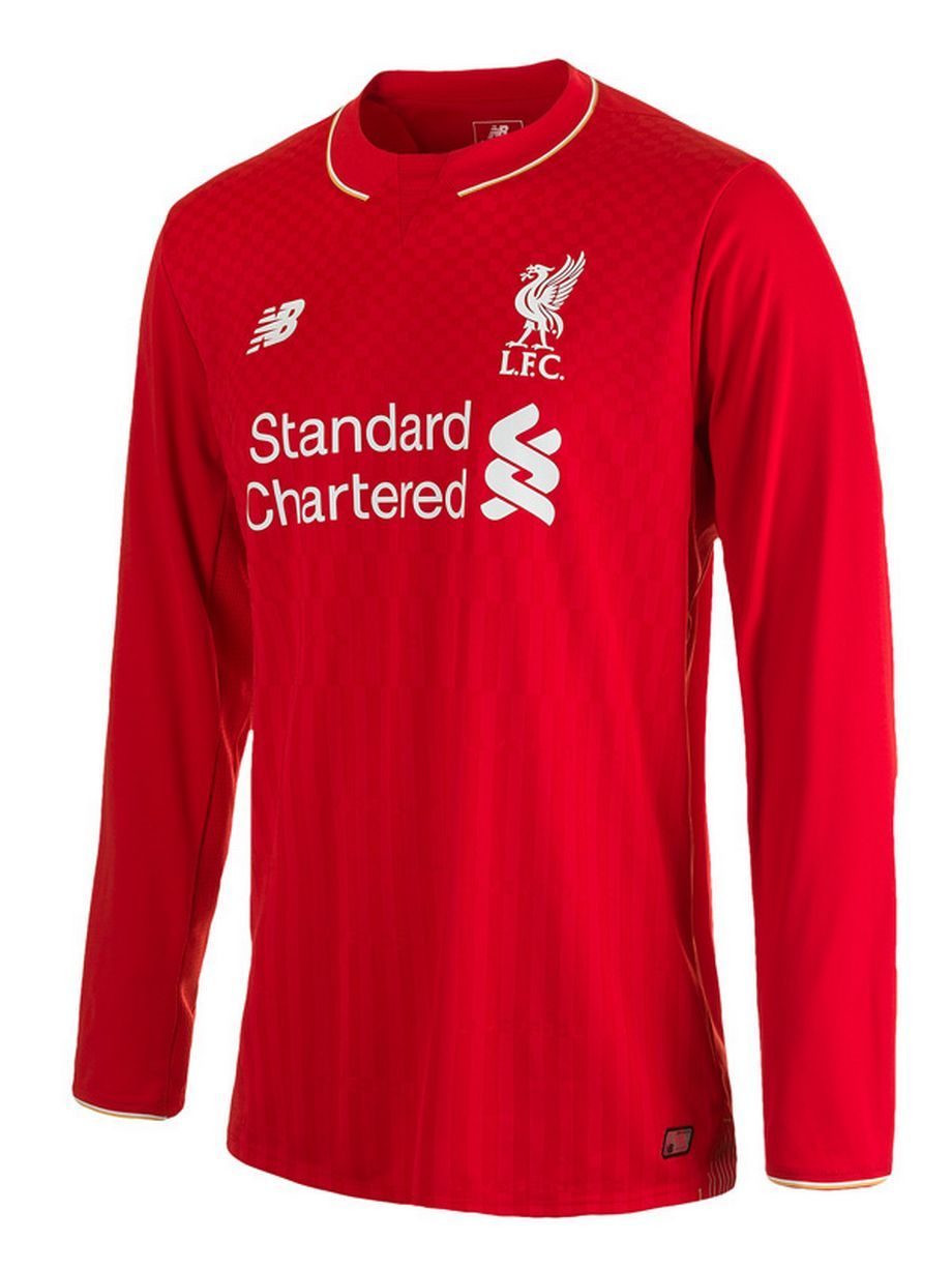 FOTO Liverpool, prima echipa care isi lanseaza echipamentul pentru sezonul urmator! Sterling, avertizat de fani!_15