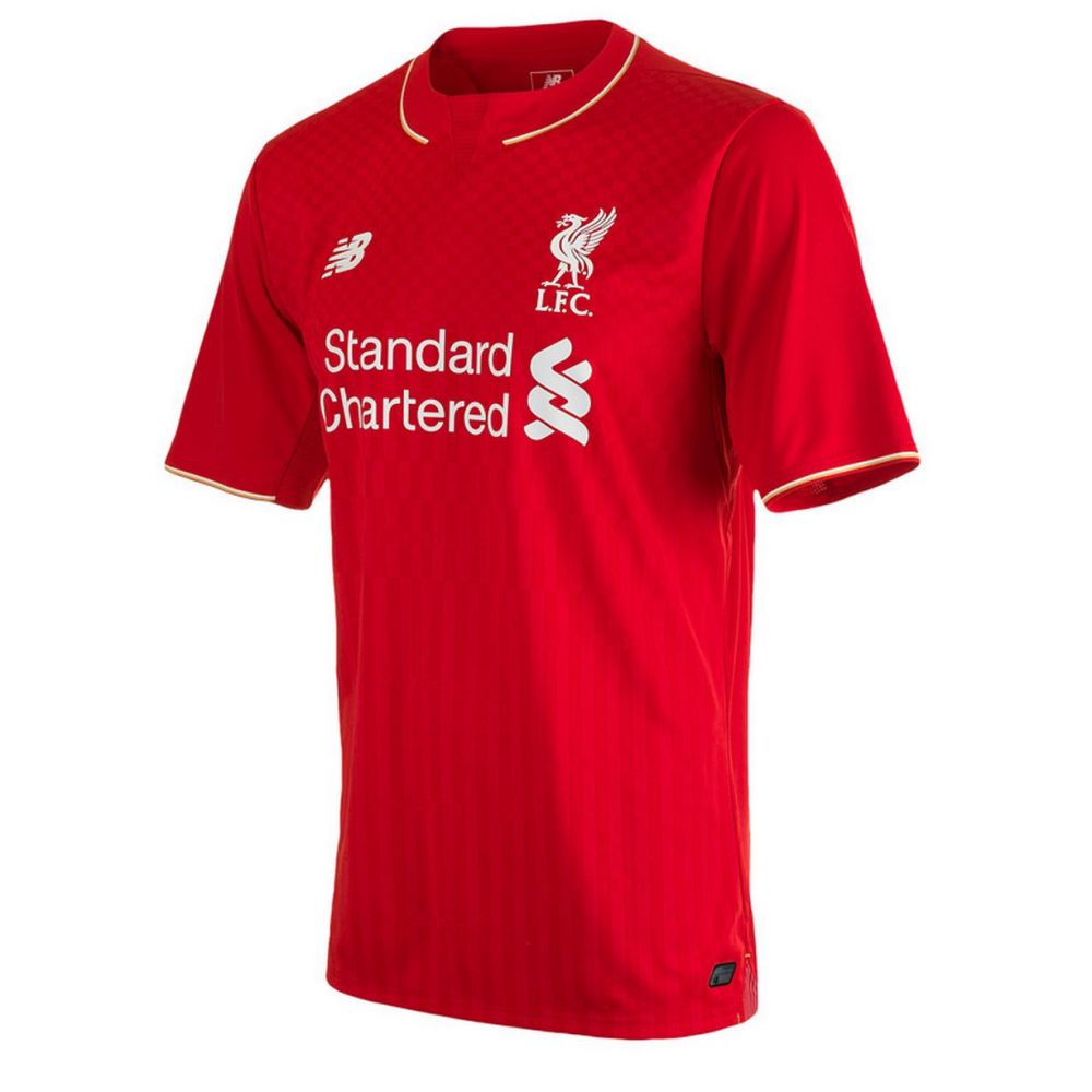 FOTO Liverpool, prima echipa care isi lanseaza echipamentul pentru sezonul urmator! Sterling, avertizat de fani!_6