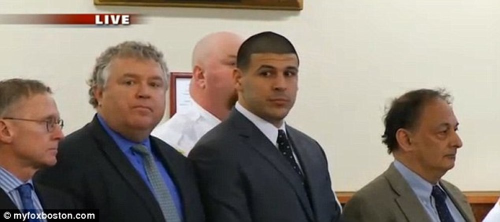 Un star din NFL a fost condamnat la INCHISOARE PE VIATA pentru crima! Familia sa a cedat in sala de judecata. FOTO cutremurator_5