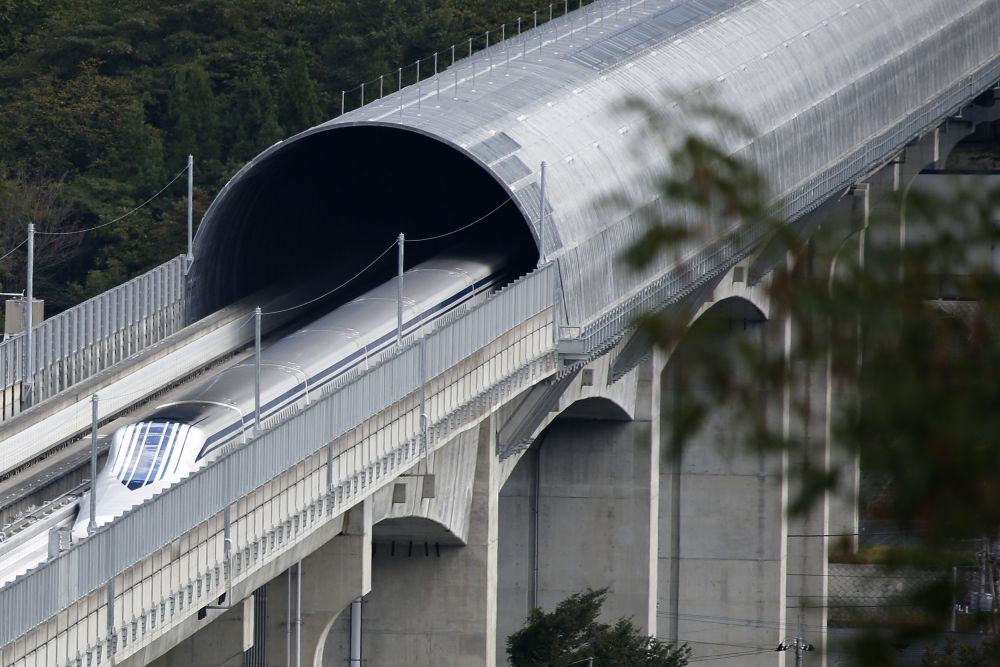 Un nou record mondial de viteza a fost batut azi! Cum arata trenul japonez care merge cu 603 km/h: VIDEO_1