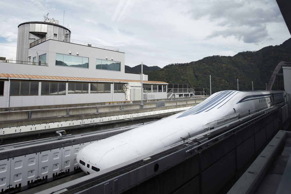 Un nou record mondial de viteza a fost batut azi! Cum arata trenul japonez care merge cu 603 km/h: VIDEO_3