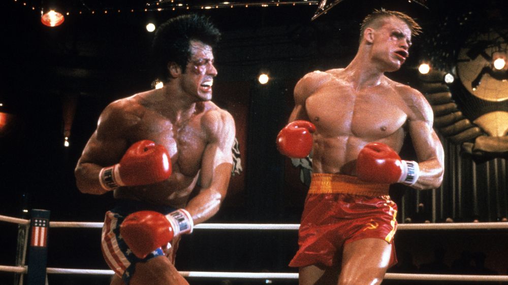 Erou de sacrificiu | Dolph Lundgren arata formidabil la 57 de ani! Actorul continua "razboiul muschilor" cu Stallone si Van Damme! Vezi cum se antreneaza_10