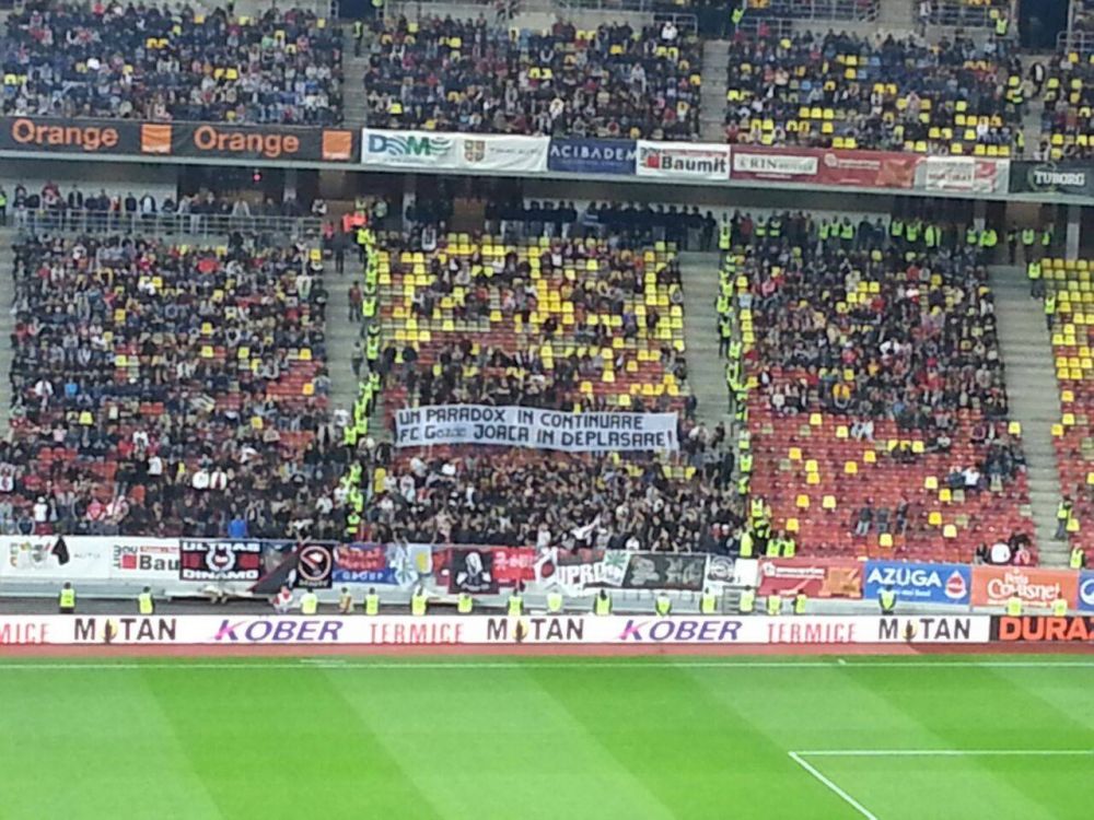 IRONIA dura a fanilor de la Dinamo! "Cainii" raman cu un titlu: campioni la ironii! :) Ce au scris ultrasii pe un banner! FOTO_3