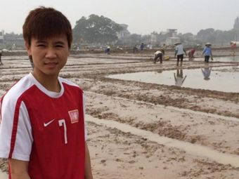
	Asa ceva este FENOMENAL! O jucatoare din Vietnam a marcat de doua ori din corner in acelasi meci, cu ambele picioare! VIDEO
