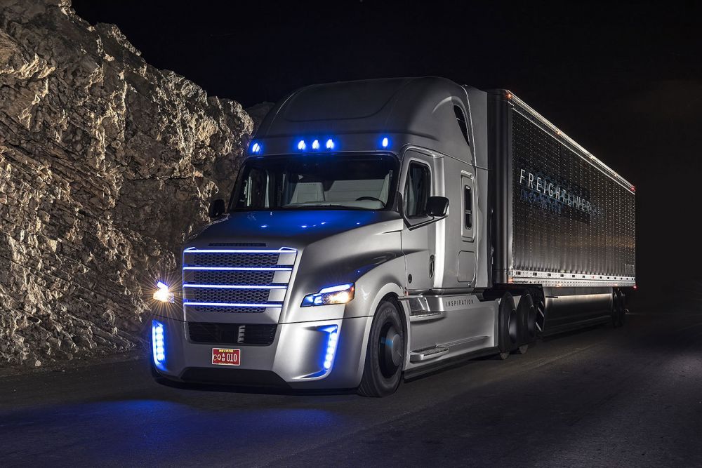 VIDEO Mercedes a lansat primul camion care se conduce SINGUR! Imagini senzationale cu noul Freightliner Inspiration_14