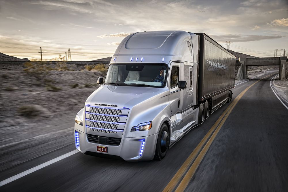 VIDEO Mercedes a lansat primul camion care se conduce SINGUR! Imagini senzationale cu noul Freightliner Inspiration_6