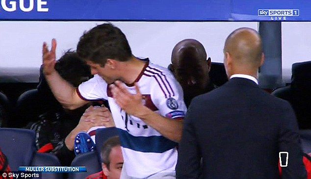 FOTO Ce nu s-a vazut la TV: Guardiola s-a certat rau cu Muller pe marginea terenului. Unde a pierdut Pep lupta cu fosta sa echipa_1