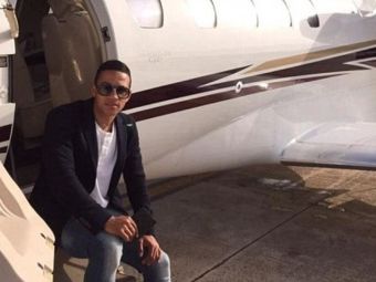 Dupa o vacanta de lux in Ibiza, noul star al lui Man United a ajuns in Anglia cu avionul privat. FOTO de la sosirea lui Depay