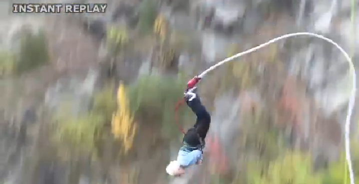 VIDEO Cea mai nebuna provocare: o bunicuta a facut bungee jumping la 91 de ani! A intrat in Cartea Recordurilor_3