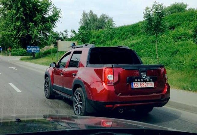FOTO SOC | Dacia a scos la plimbare un model "imprumutat" de la americani! Cum arata Pick Up-ul cu dubla cabina_2