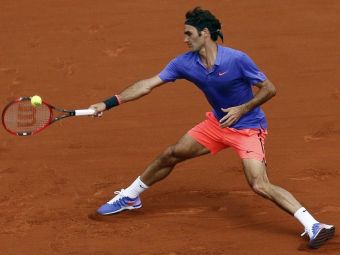 
	Roger Federer a fost &bdquo;atacat&rdquo; de un pusti la Paris / VIDEO
