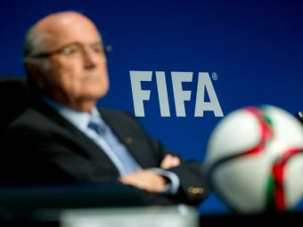 
	&quot;Elementul care zguduie fotbalul mondial!&quot; Descoperirea de 10 mil dolari in ziua demisiei lui Blatter in scandalul de coruptie de la FIFA
