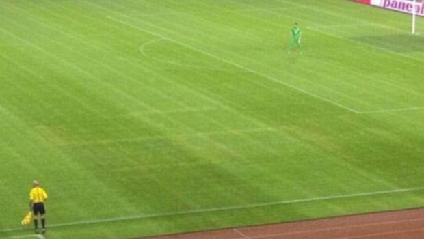
	Detaliul scandalos din aceasta imagine! UEFA ar putea lua masuri grave dupa ce fanii au scris asta pe gazon la Croatia - Italia
