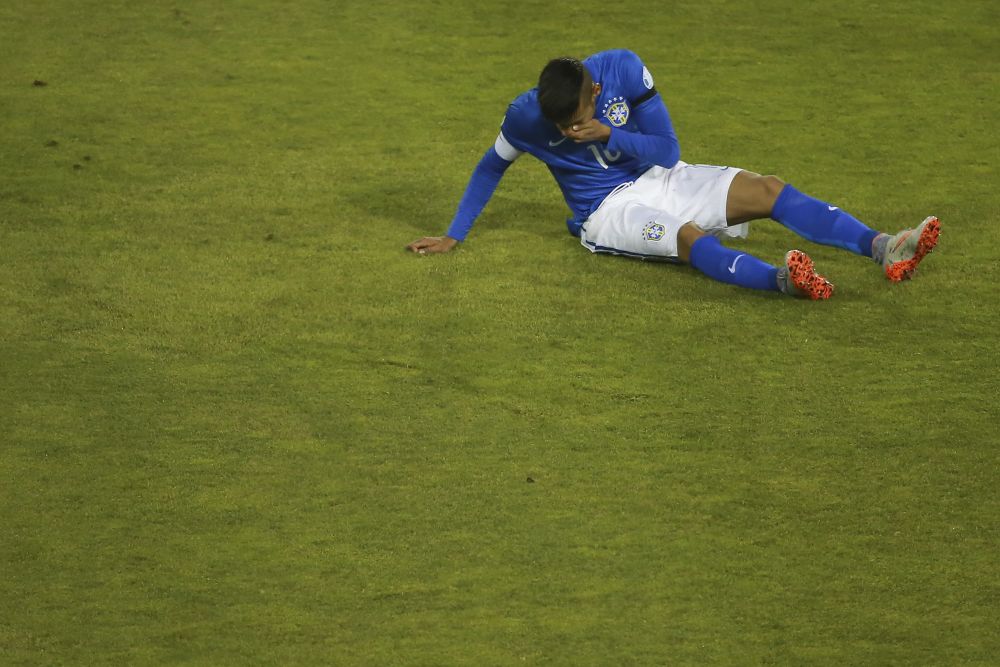 IMAGINI SCANDALOASE! Cum l-a injurat Neymar pe Zuniga pe teren la ultimul meci al Braziliei. Totul a fost filmat. VIDEO_1