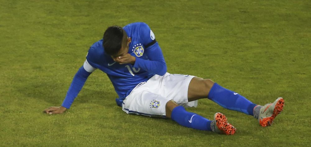 IMAGINI SCANDALOASE! Cum l-a injurat Neymar pe Zuniga pe teren la ultimul meci al Braziliei. Totul a fost filmat. VIDEO_2