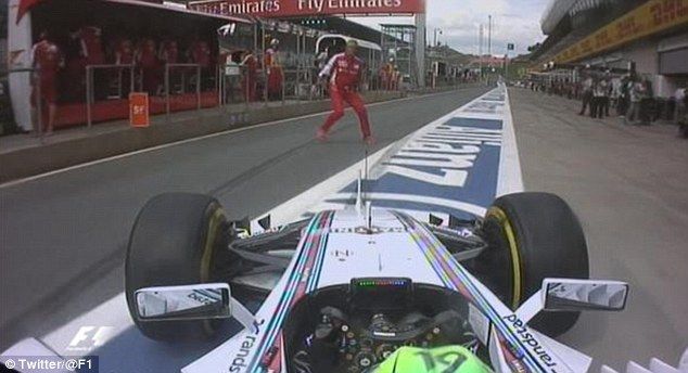 Imagini incredibile in F1. Boss-ul Ferrari, aproape de un accident ingrozitor. Massa era la volan! Ce s-a intamplat. FOTO_2