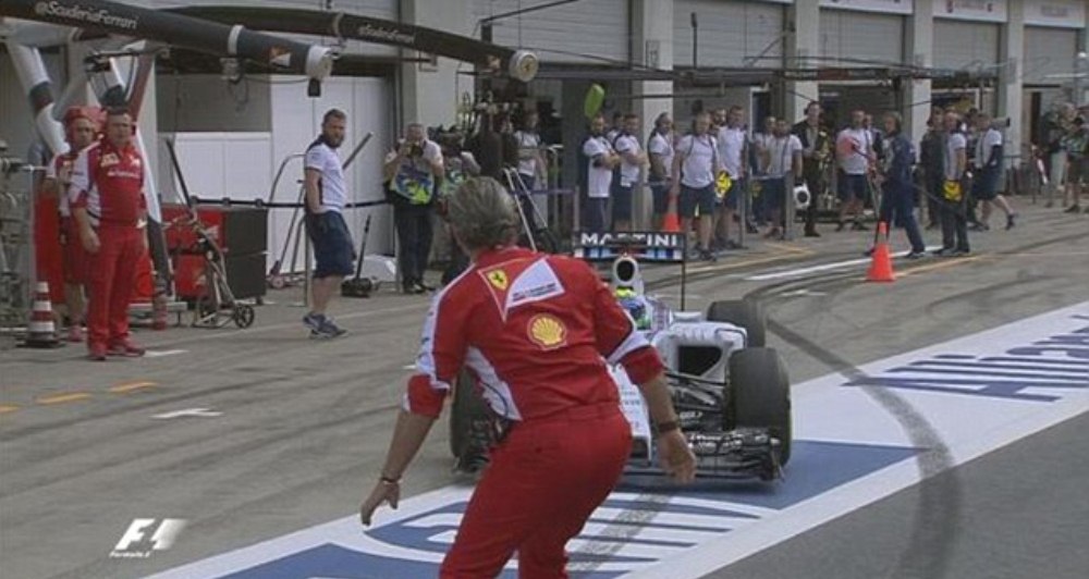 Imagini incredibile in F1. Boss-ul Ferrari, aproape de un accident ingrozitor. Massa era la volan! Ce s-a intamplat. FOTO_4